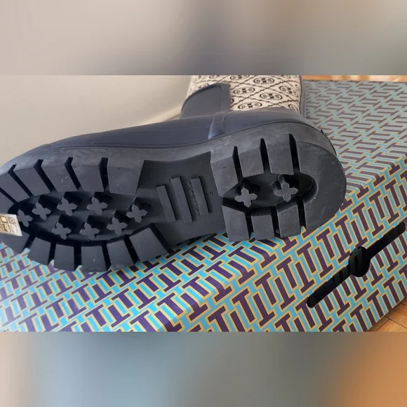 Brand New Tory Burch Blue and Beige Women's Rainboots - Picture 3 of 4